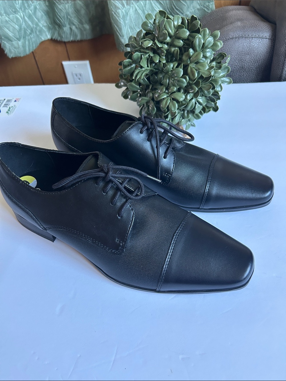 Calvin Klein Men's Black Lace-Up Cap-Toe Dress Oxfords
